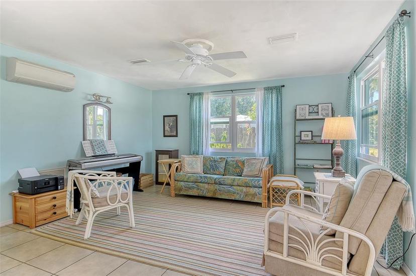 Picture of 305 Palmetto Road W, Nokomis FL 34275