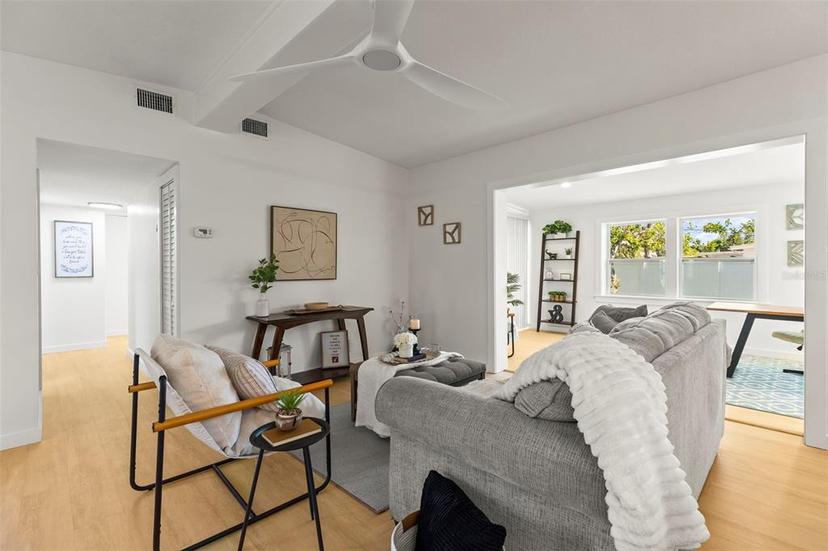 Picture of 722 61St Avenue S, St Petersburg FL 33705