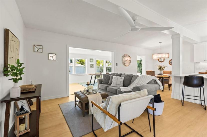 Picture of 722 61St Avenue S, St Petersburg FL 33705
