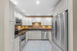 Picture of 301 2Nd Street N Unit 13, St Petersburg, FL 33701