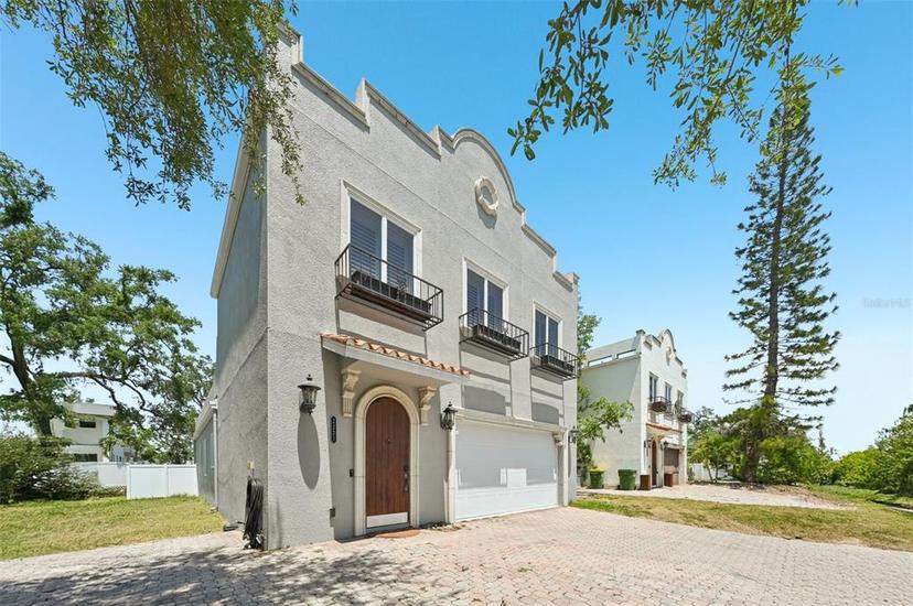 Picture of 2221 Bahia Vista Street, Sarasota FL 34239