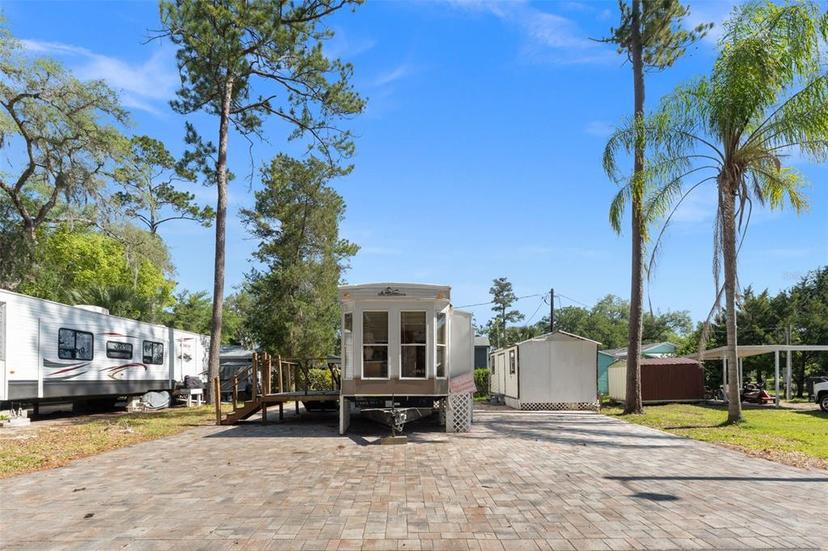Picture of 2092 Culbreath Road Unit D15, Brooksville FL 34602