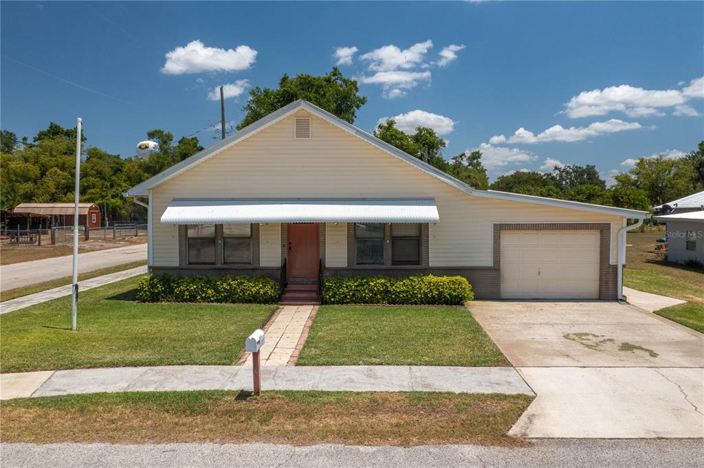 Picture of 101 S Cleveland Ave, Fort Meade, FL 33841