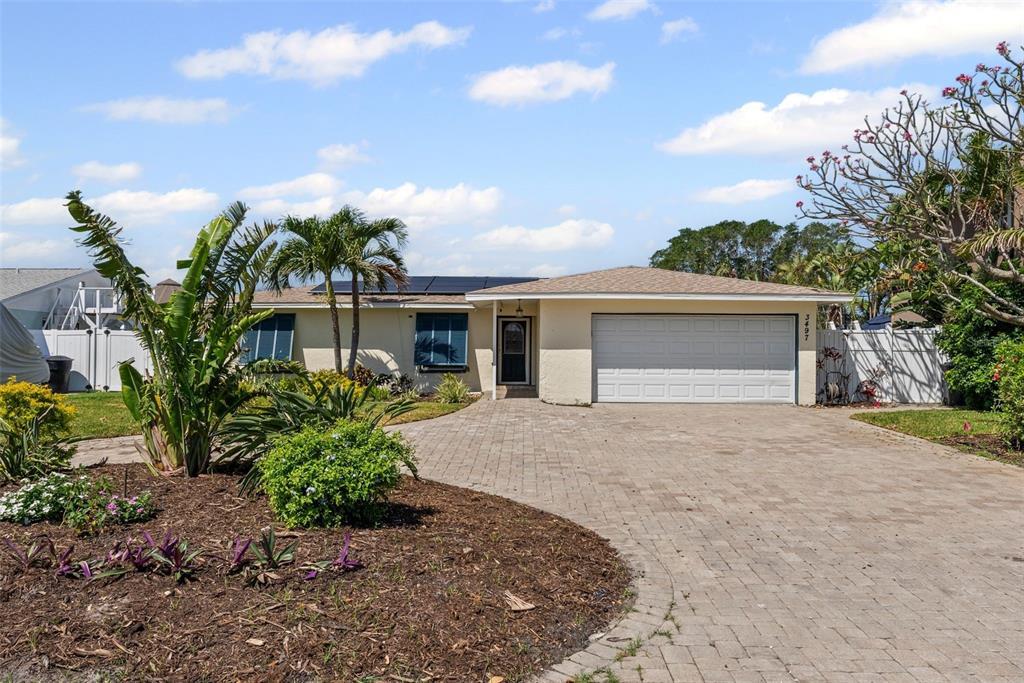 Picture of 3497 Coquina Key Drive Se, St Petersburg, FL 33705