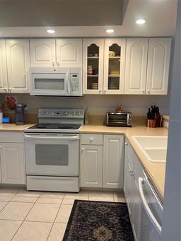 Picture of 406 Laurel Lake Drive Unit 103, Venice, FL 34292
