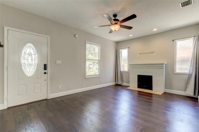 Picture of 1104 21St Avenue N, St Petersburg FL 33704