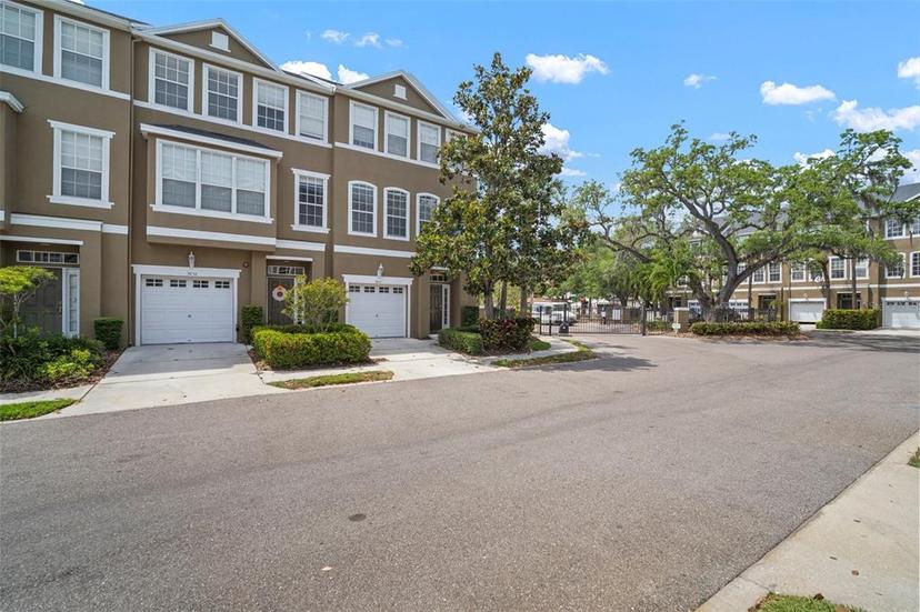 Picture of 3056 Pointeview Drive, Tampa FL 33611