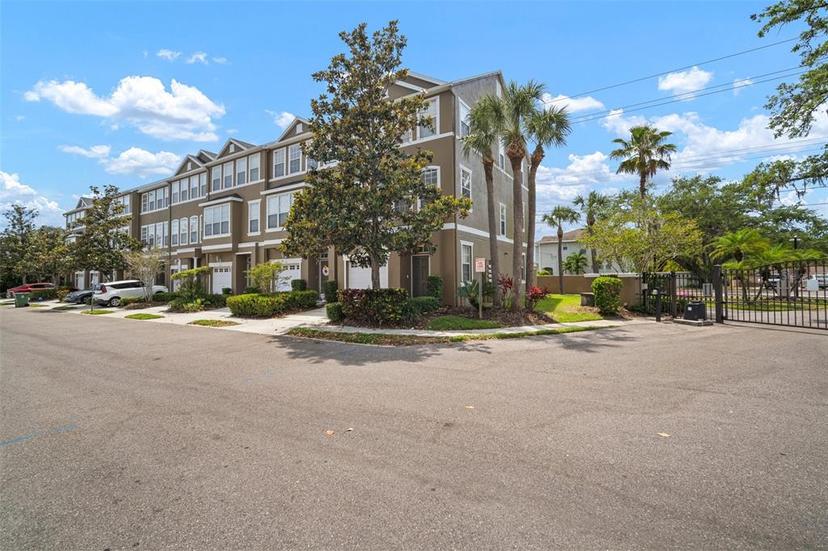 Picture of 3056 Pointeview Drive, Tampa FL 33611