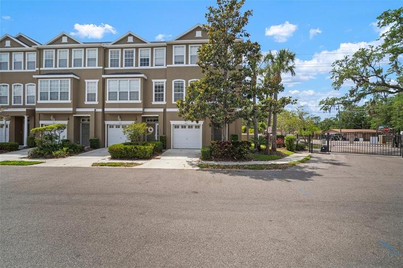 Picture of 3056 Pointeview Drive, Tampa FL 33611