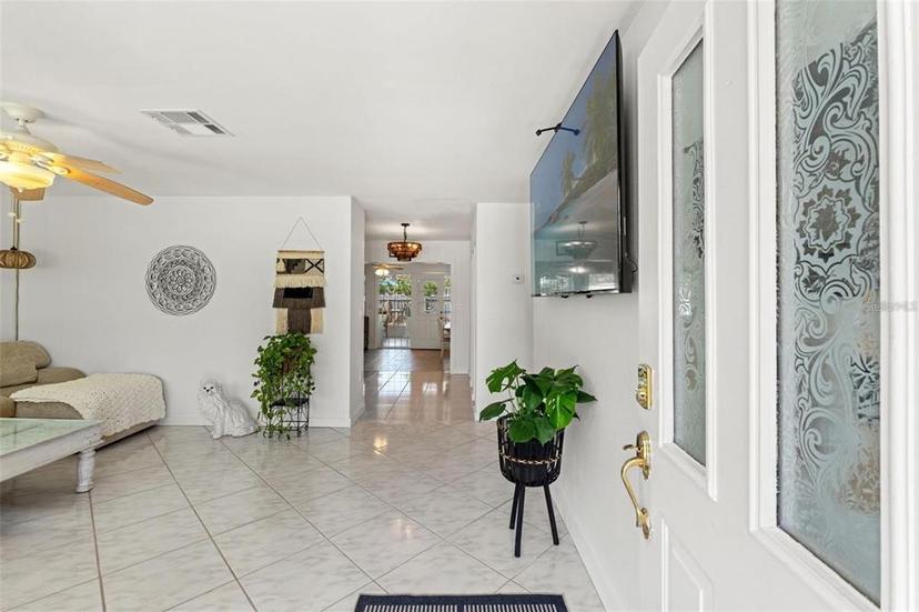 Picture of 408 Pineapple Street, Tarpon Springs FL 34689