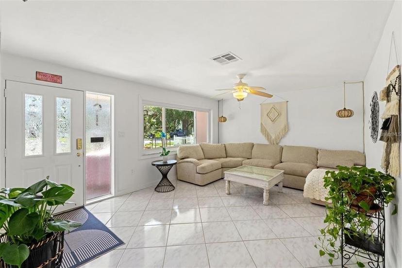 Picture of 408 Pineapple Street, Tarpon Springs FL 34689