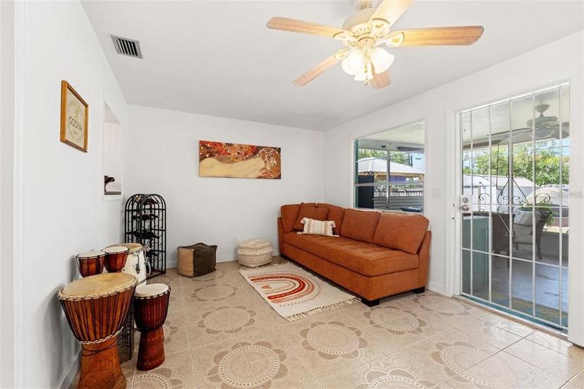 Picture of 408 Pineapple Street, Tarpon Springs FL 34689