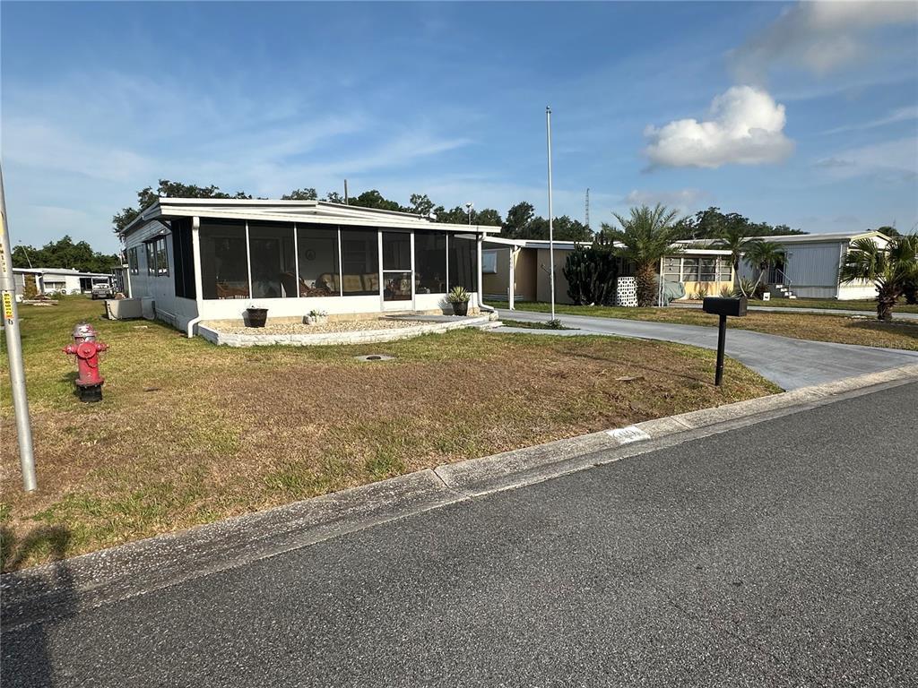 Picture of 609 Coachwood Central, Leesburg, FL 34748