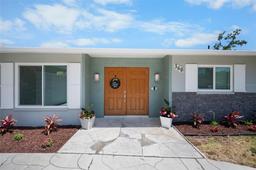 Picture of 360 E Wentworth Circle, Englewood, FL 34223