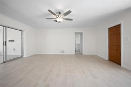 Picture of 360 E Wentworth Circle, Englewood, FL 34223