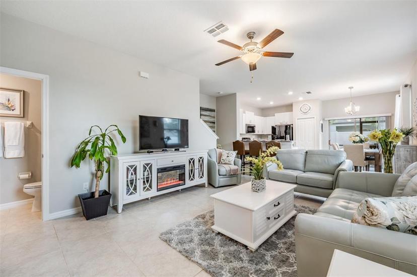 Picture of 4550 Globe Thistle Drive, Tampa FL 33619