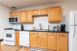 Picture of 1700 SW 16Th Court Unit H22, Gainesville, FL 32608
