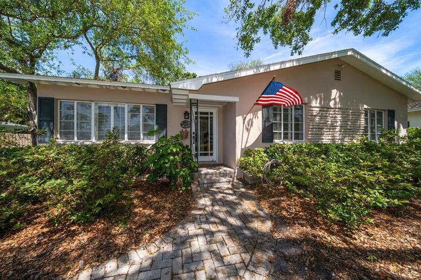 Picture of 420 Poinsettia Road, Belleair FL 33756