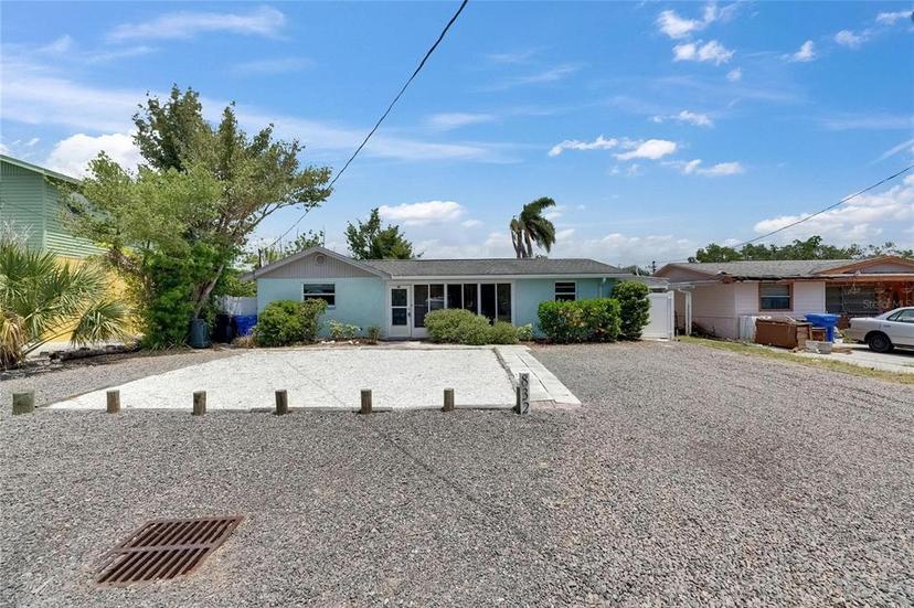Picture of 832 Seabreeze Drive, Ruskin FL 33570