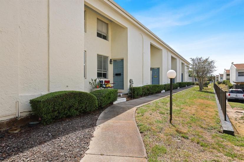 Picture of 4306 La Mora Court, Tampa FL 33611