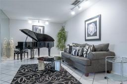 Picture of 5970 80Th Street North Unit 206, St Petersburg, FL 33709