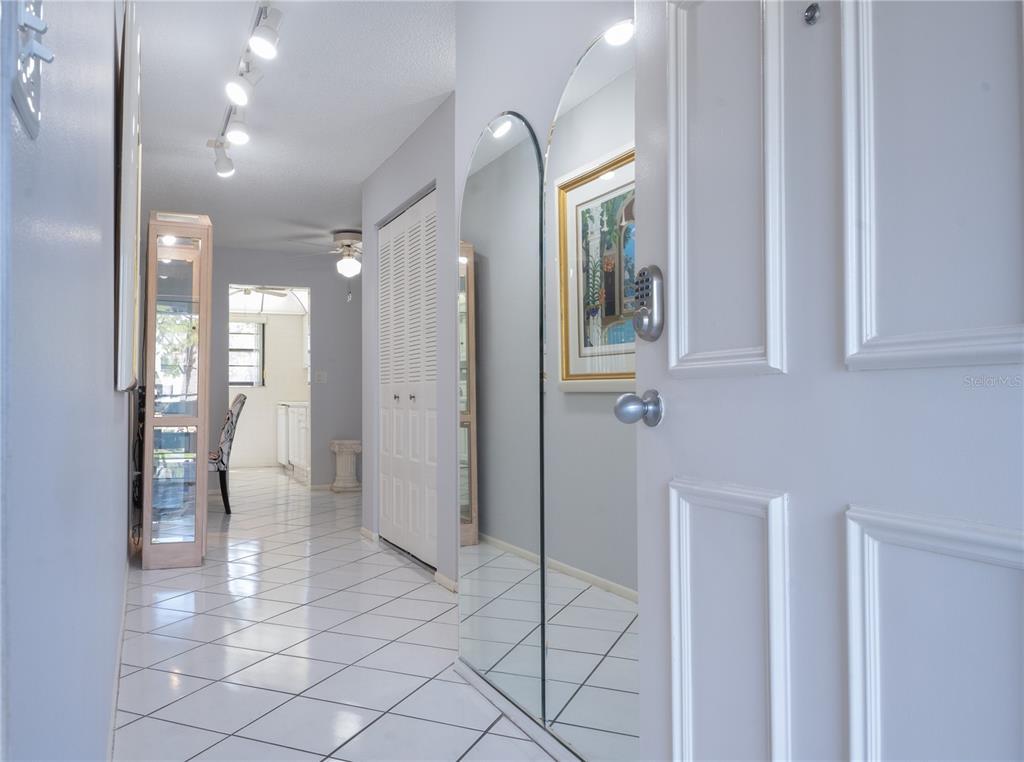 Picture of 5970 80Th Street North Unit 206, St Petersburg, FL 33709