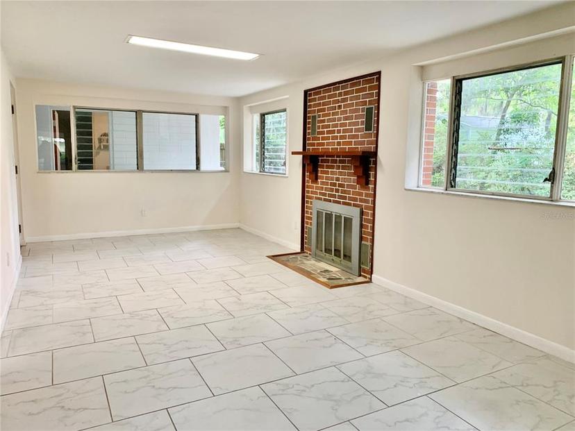 Picture of 1041 NE 10Th Avenue, Gainesville FL 32601