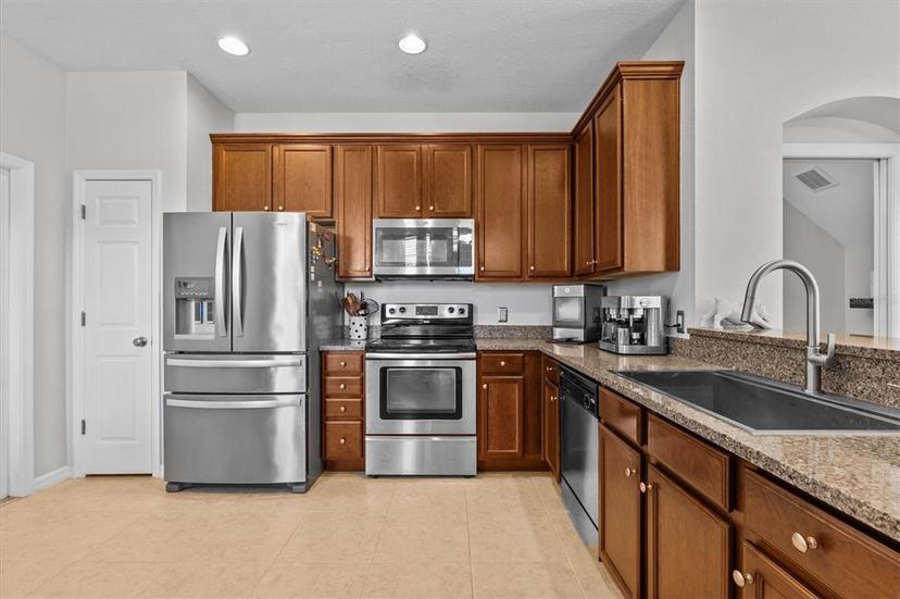 Picture of 4105 Bismarck Palm Dr, Tampa FL 33610