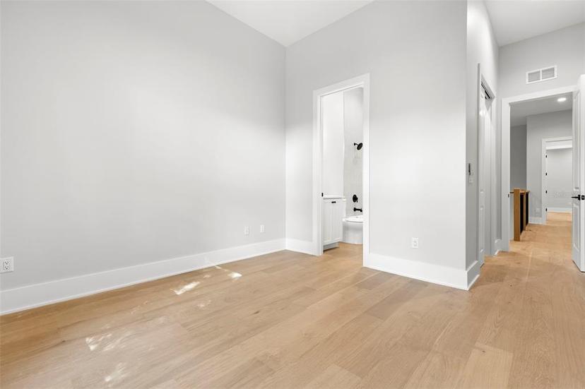 Picture of 220 Hesperides Street N, Tampa FL 33609