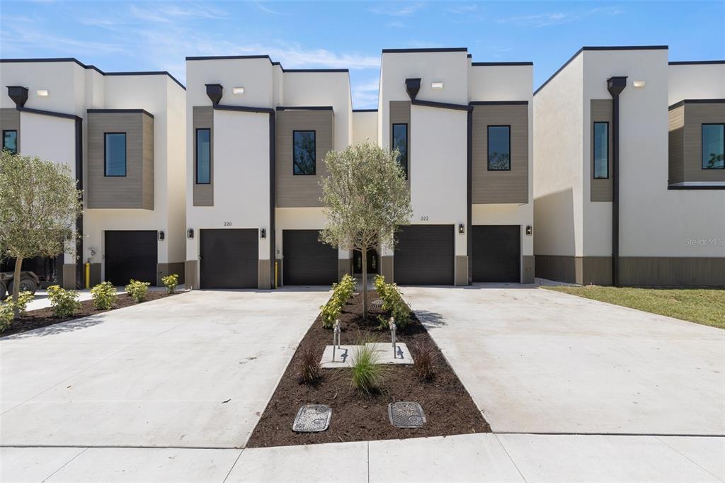 Picture of 220 Hesperides Street N, Tampa, FL 33609