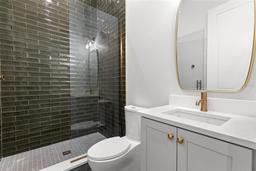 Picture of 220 Hesperides Street N, Tampa, FL 33609
