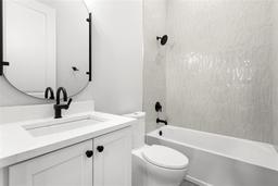 Picture of 220 Hesperides Street N, Tampa, FL 33609