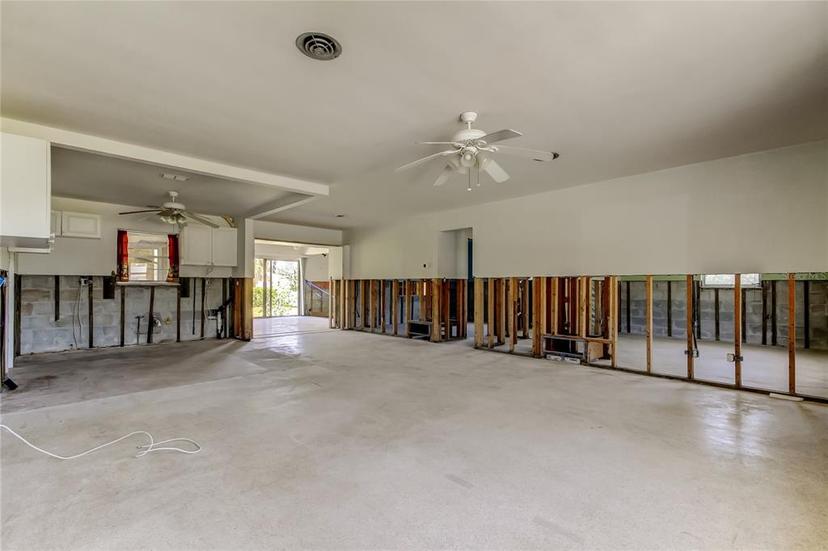 Picture of 179 85Th Avenue N, St Petersburg FL 33702
