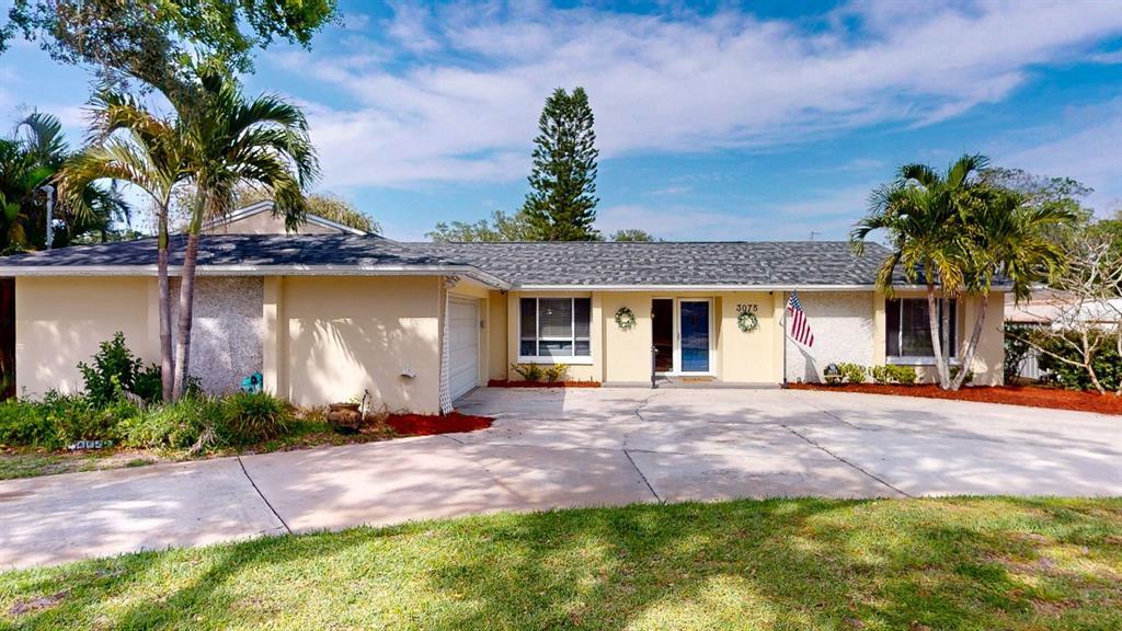 Picture of 3075 Rosery Road Ne, Largo, FL 33771