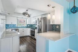 Picture of 2700 Bayshore Boulevard Unit 511, Dunedin, FL 34698