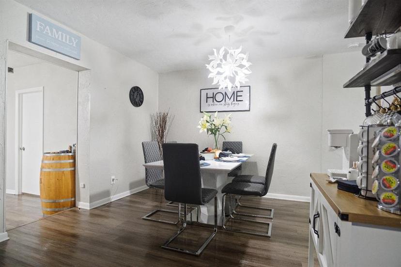 Picture of 134 Connie Ave, Tampa FL 33613