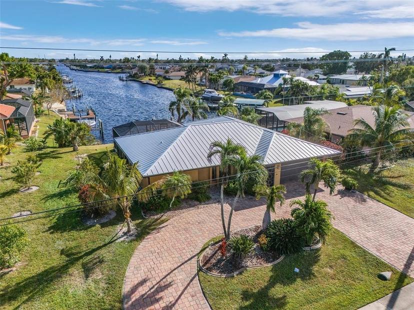 Picture of 2807 Country Club Boulevard, Cape Coral FL 33904