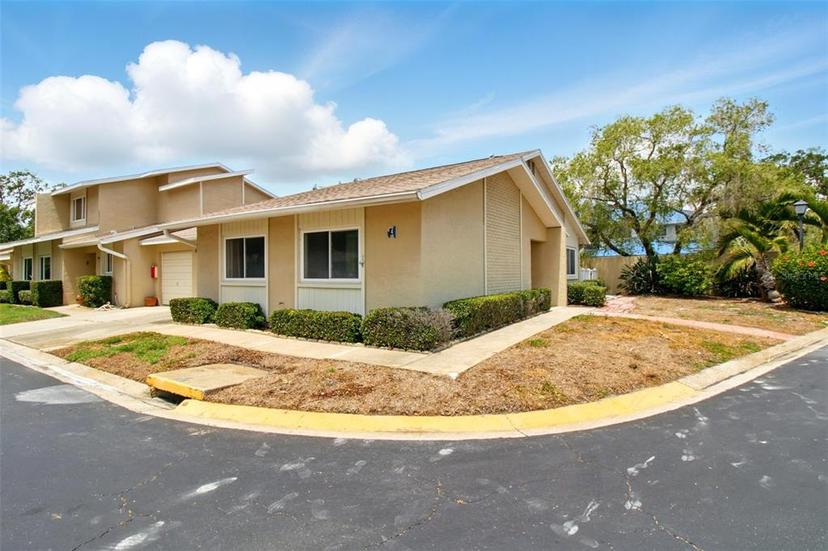 Picture of 1671 Cape Ann Avenue Ne Unit 4, St Petersburg FL 33702