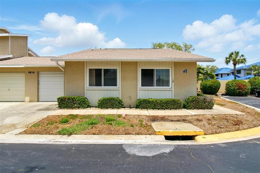 Picture of 1671 Cape Ann Avenue Ne Unit 4, St Petersburg FL 33702