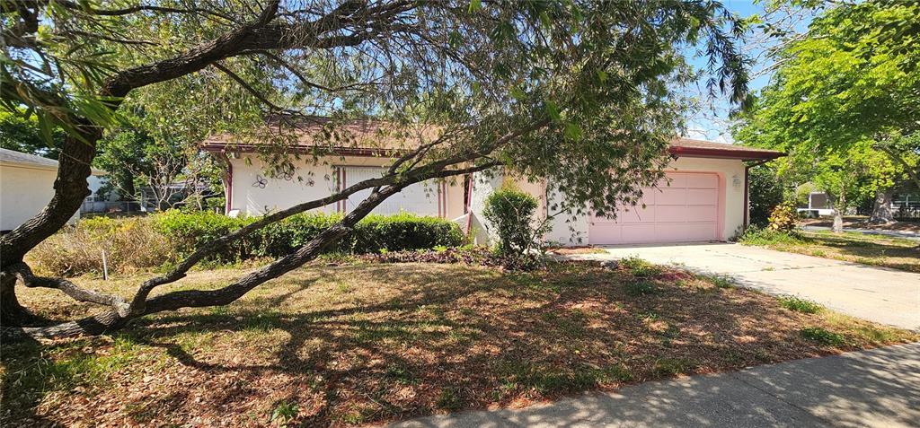 Picture of 8623 Stonehedge Way, Hudson, FL 34667