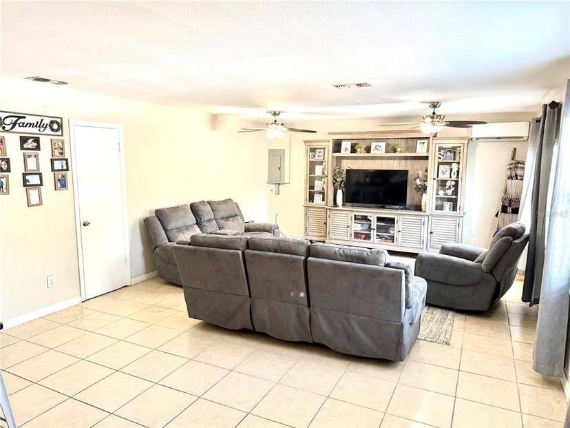 Picture of 213 S Lake Pleasant Road, Apopka FL 32703