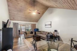 Picture of 1333 Villa Lane Unit 47, Apopka, FL 32712