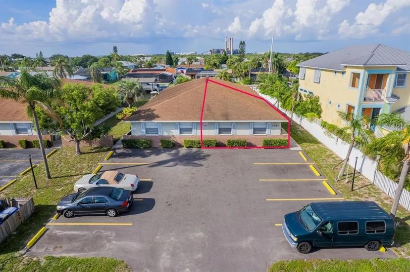 Picture of 1021 Apollo Beach Boulevard Unit 6, Apollo Beach FL 33572
