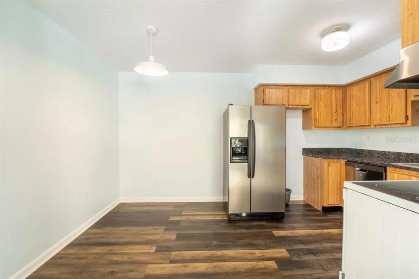 Picture of 1021 Apollo Beach Boulevard Unit 6, Apollo Beach FL 33572