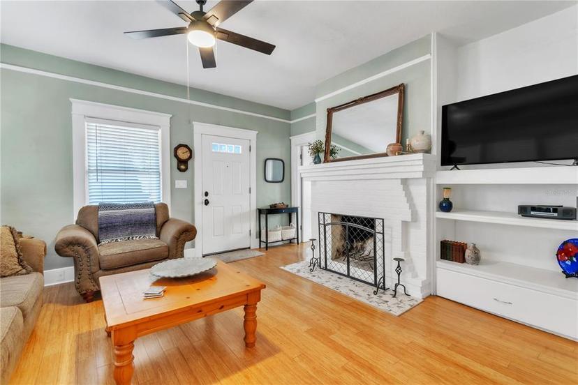 Picture of 2638 Burlington Avenue N, St Petersburg FL 33713