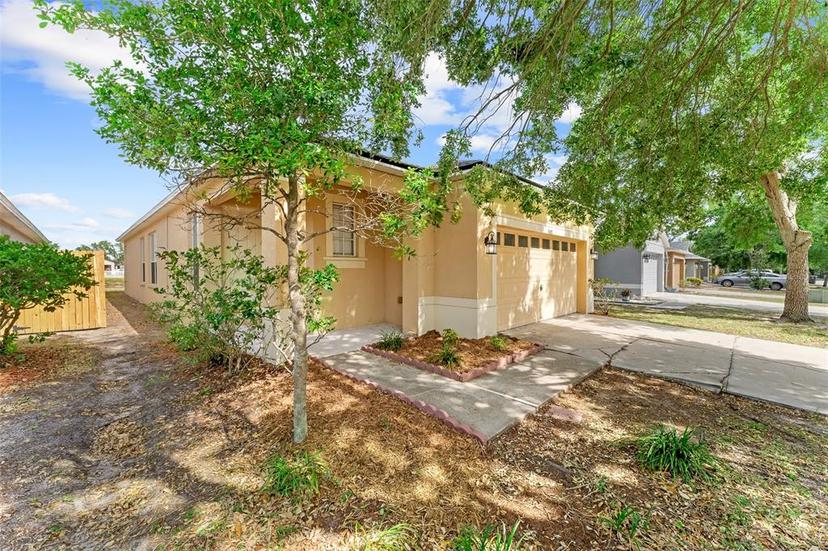 Picture of 8420 Deer Chase Drive, Riverview FL 33578