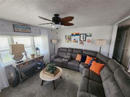 Picture of 104 48Th Avenue Drive W, Bradenton, FL 34207