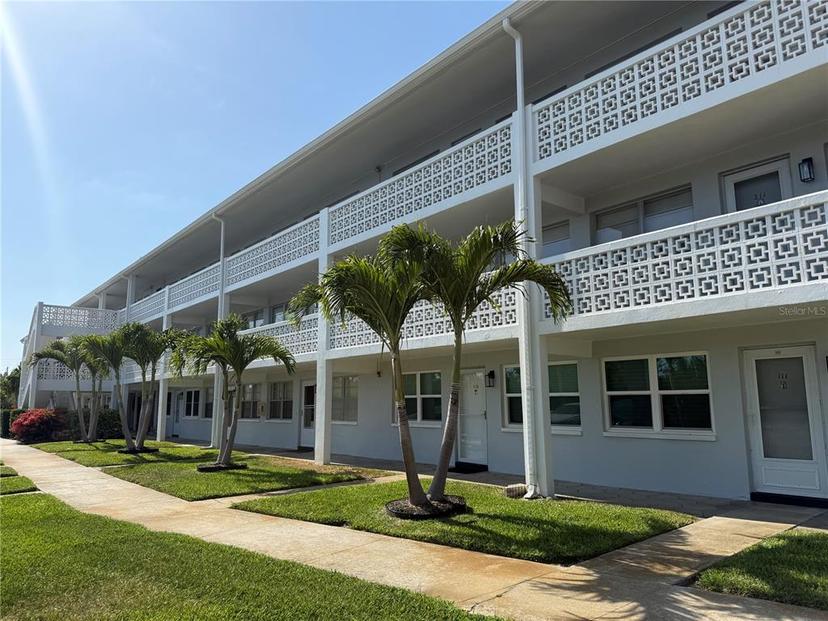 Picture of 1001 77Th Avenue N Unit 206, St Petersburg FL 33702