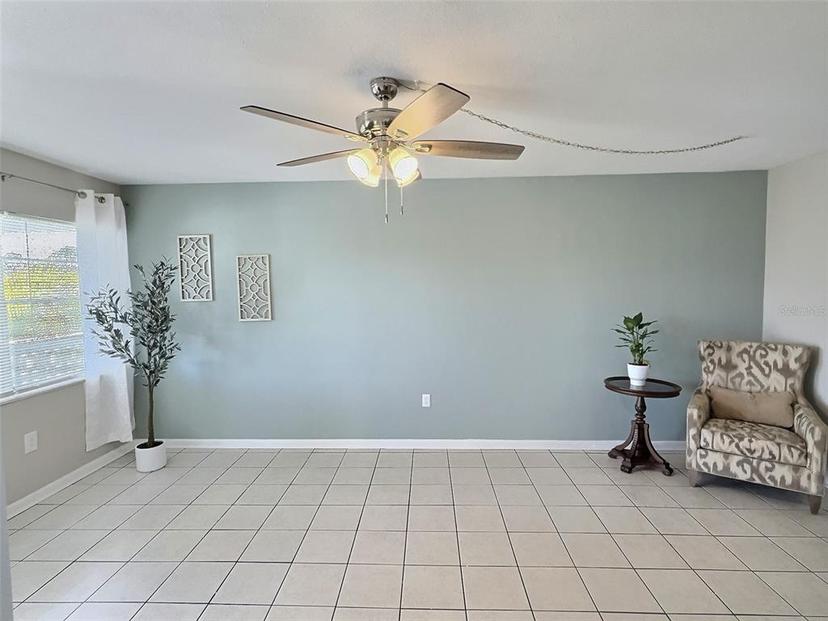 Picture of 1001 77Th Avenue N Unit 206, St Petersburg FL 33702