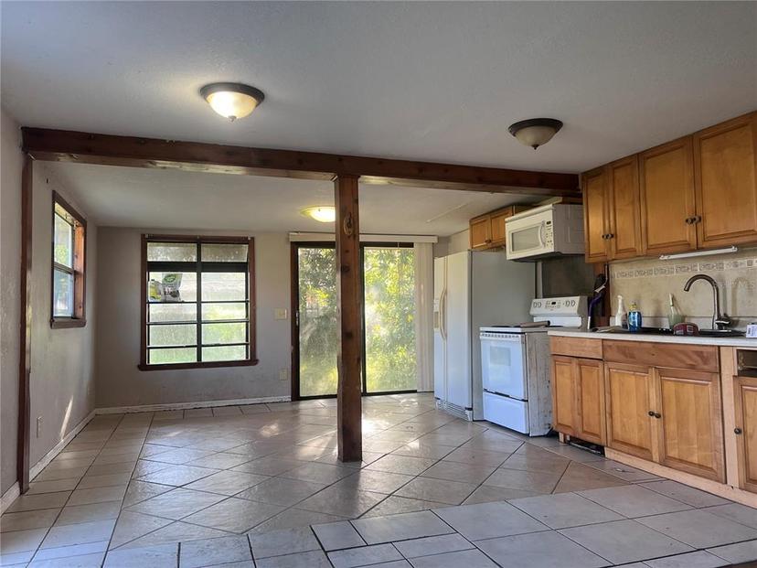Picture of 10590 Highway 40 E, Inglis FL 34449